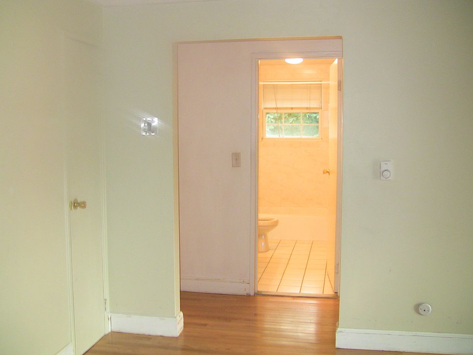 1st image of 14 Walker Rd APT 1