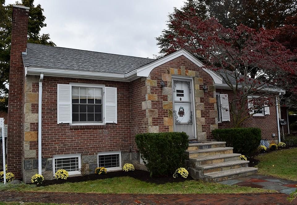 1st image of 158 Bunker Hill Ln