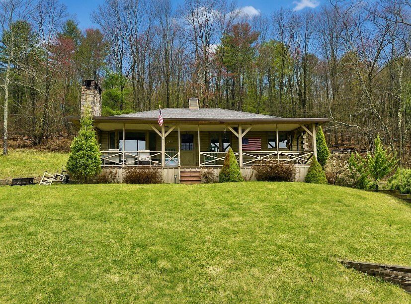 1st image of 120 Fisher Ln