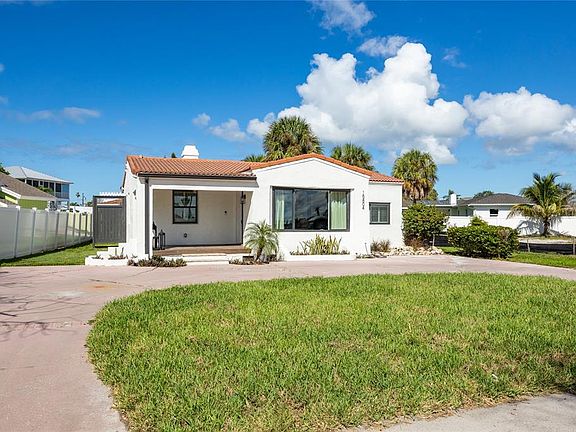 2nd image of 15804 Redington Dr