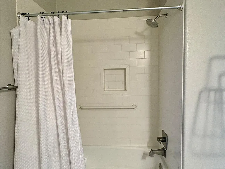 241 Rose Dr #B — Photo 13
