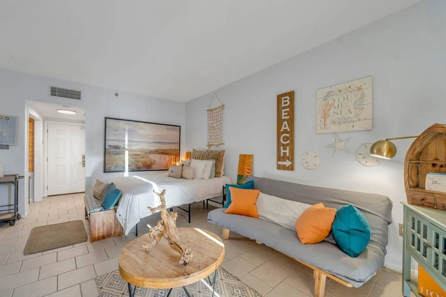 Studio, 1.0 bath, 3498 sqft, $1,709 — Photo 4