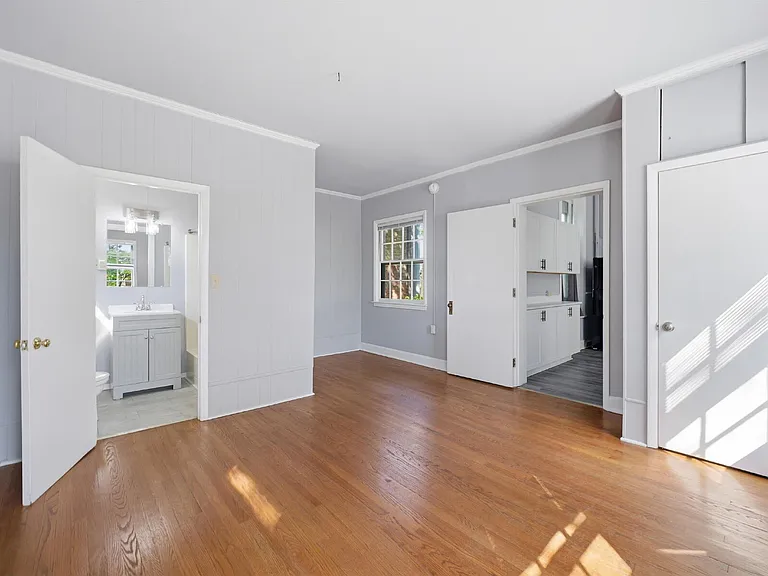 323 N Potomac St — Photo 10