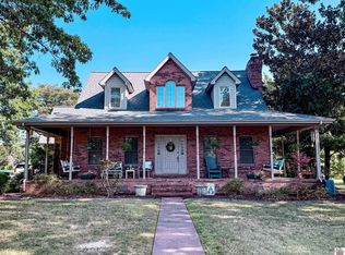 2106 Creekwood Dr, Murray, KY 42071