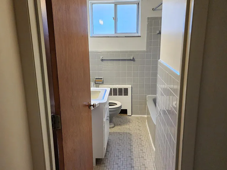 2526 Vera Ave #3 — Photo 11