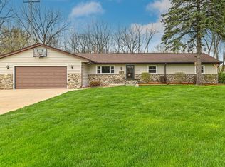 S75W19236 Bay Shore Dr, Muskego, WI 53150