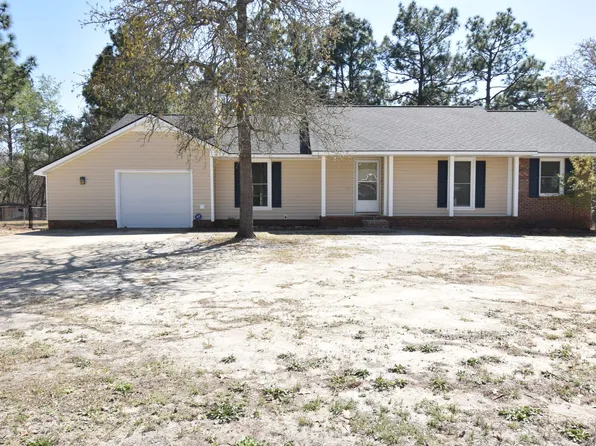 6901 Woodmark Dr, Fayetteville, NC 28314