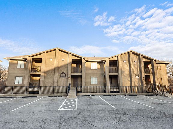 2nd image of 429 E Chinquapin Circle #510
