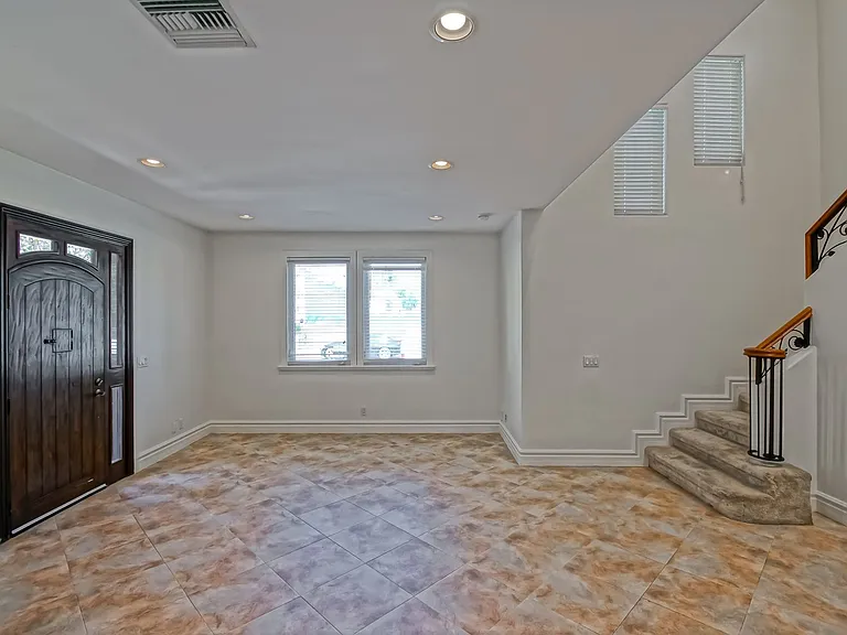 15624 Sombra Ave — Photo 6