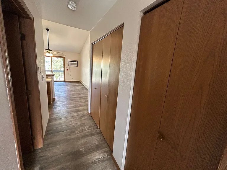 2101 S 75th St — Photo 10