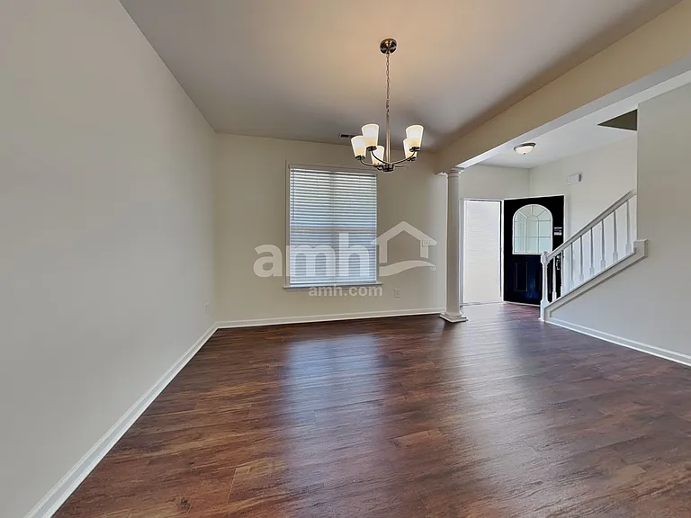 369 Collinsworth Dr — Photo 7