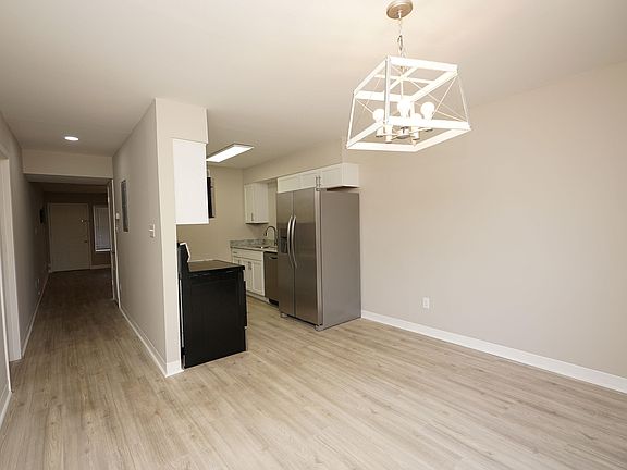 5th image of 210 Pelham Rd Unit 212A