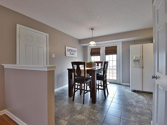 3rd image of 1810 Violet Dr