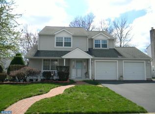 462 Pheasant Ln, Fairless Hills, PA 19030