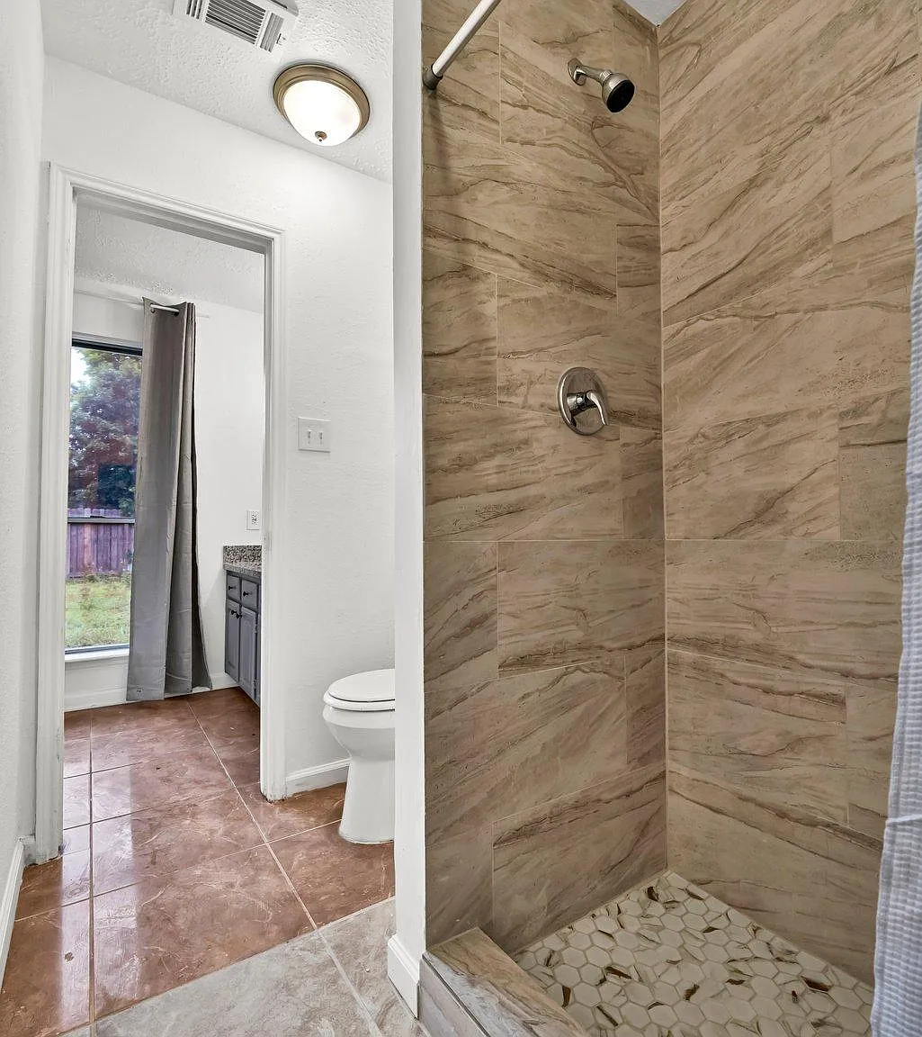 4 bed, 3.0 bath, 2450 sqft, $763 — Photo 4