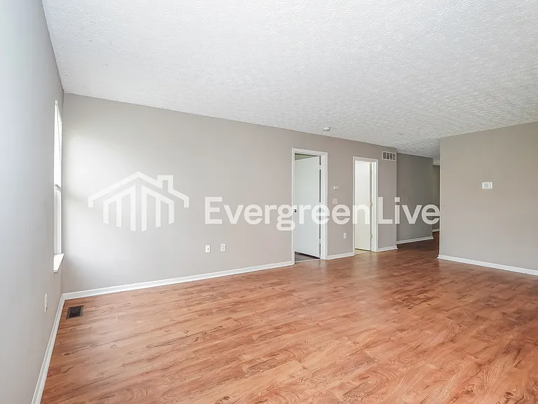 1720 E 24th Ave — Photo 4
