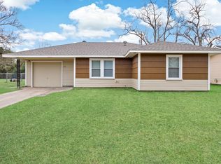 110 Dahlia St, Orange, TX 77630
