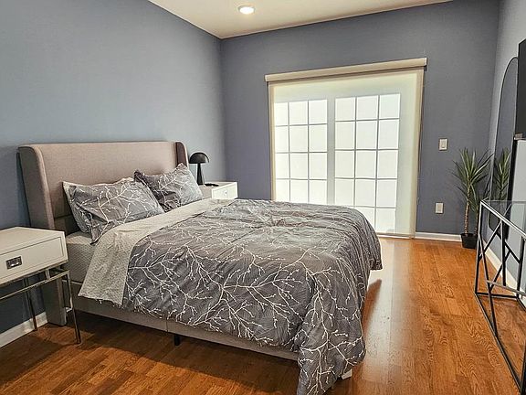 5th image of 260 W Main St #16