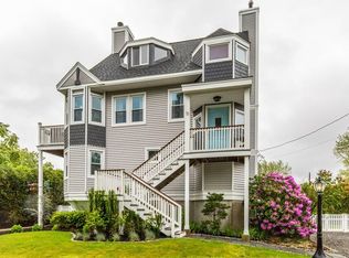 15 Dundas Ave, Warwick, RI 02889