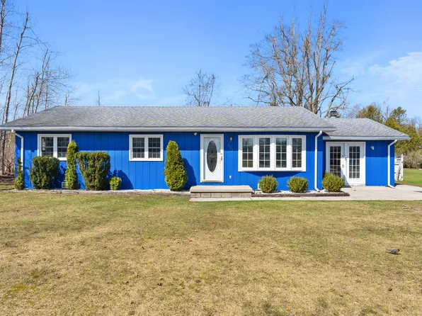 493 S 6th St, Rogers City, MI 49779