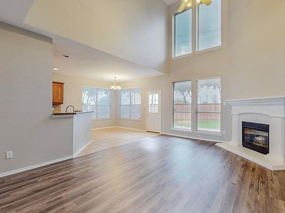 4th image of 4134 Petersburg Dr