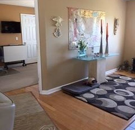 3rd image of 119 Bourne Cir #902