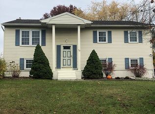 13 Debbie Ct, Albany, NY 12205