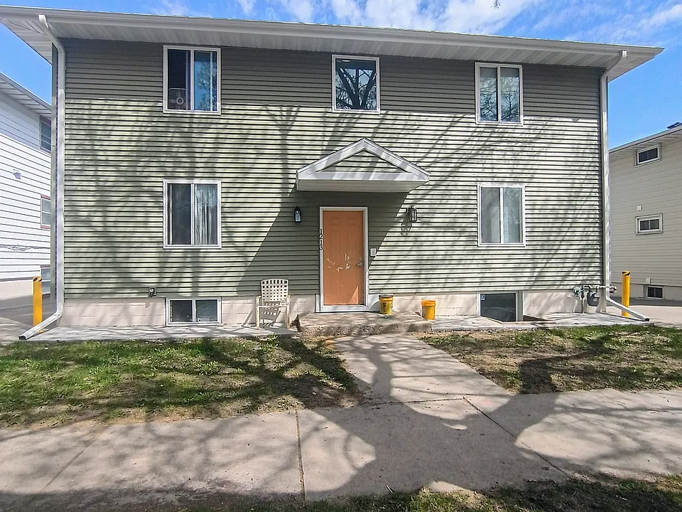 1213 4 1/2 St NW