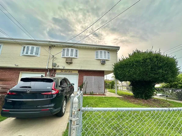 567 65th Bch, Arverne, NY 11692