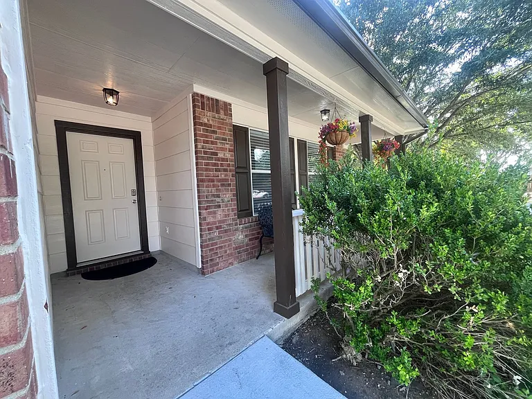 15001 Bigelow Dr — Photo 3