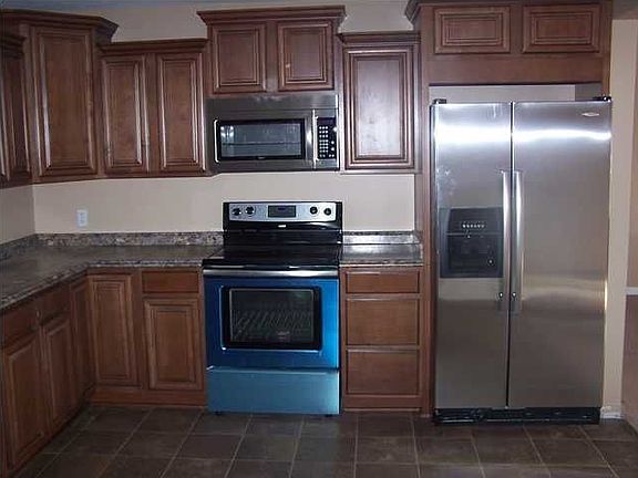 5th image of 105 Park Ave