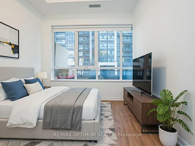 395 Dundas St W #219 — Photo 6