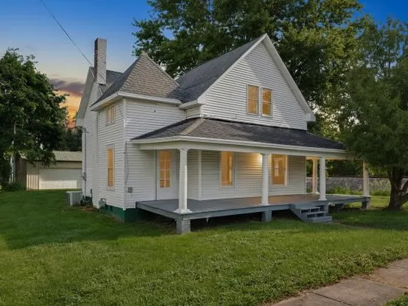 205 E Holloway St, Bismarck, IL 61814