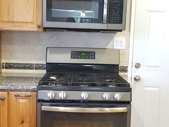 5th image of 13285 Temple Dr