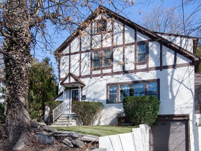 376 aka 372 Bronxville Road, Bronxville, NY, 10708