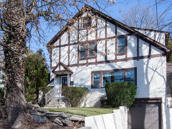376 aka 372 Bronxville Road, Bronxville, NY 10708