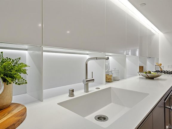 5th image of 1029 Natoma St #1