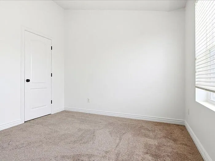 2113 E Glamis Ct — Photo 18