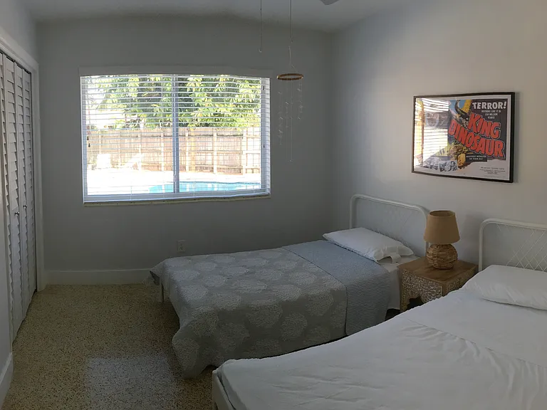 8740 SW 20th Ter — Photo 11