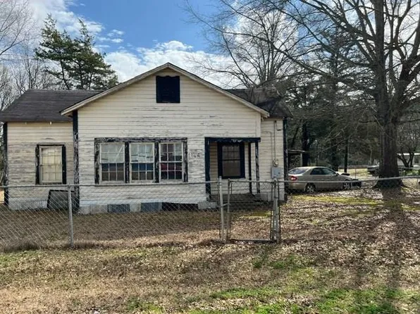 104 Pearl St, Timpson, TX 75975