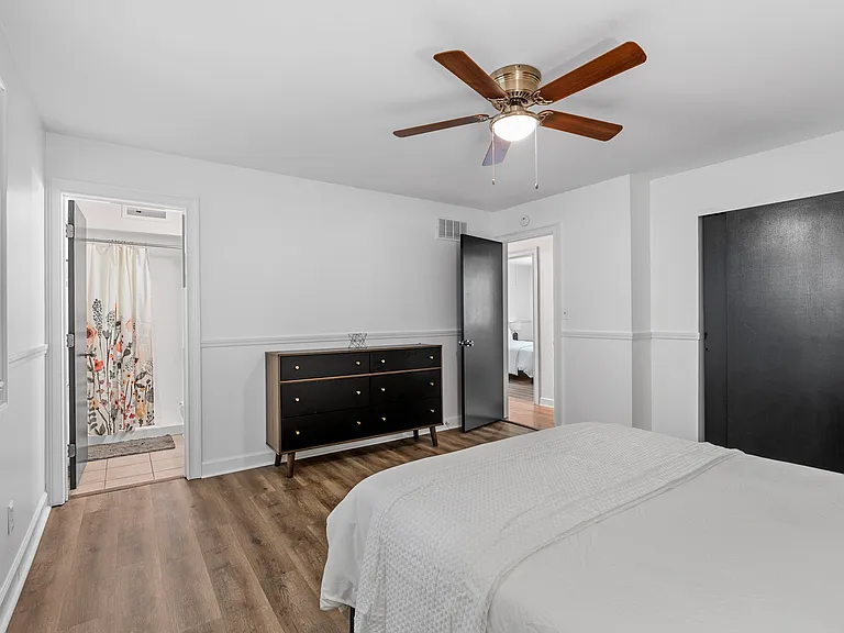 2751 Tiara Dr — Photo 23