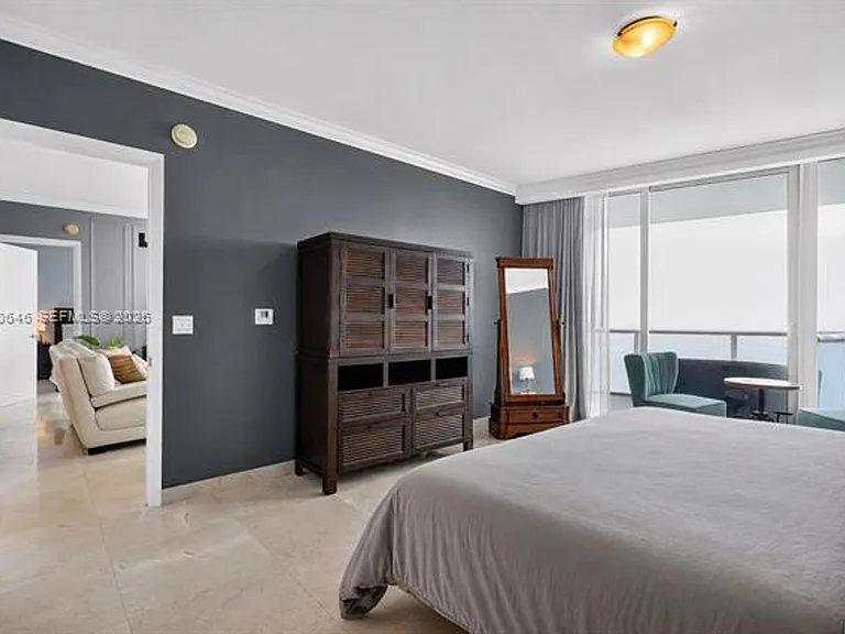 17001 Collins Ave #CU-3402 — Photo 26