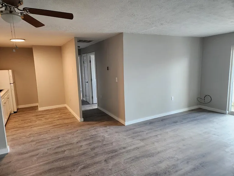 38751 Lakeshore Blvd — Photo 1