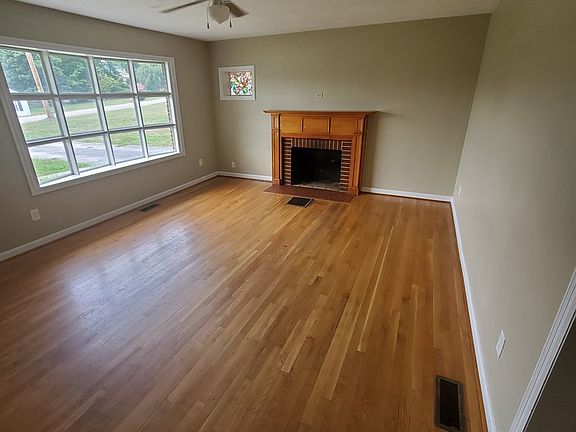3rd image of 166 Noahs Dr