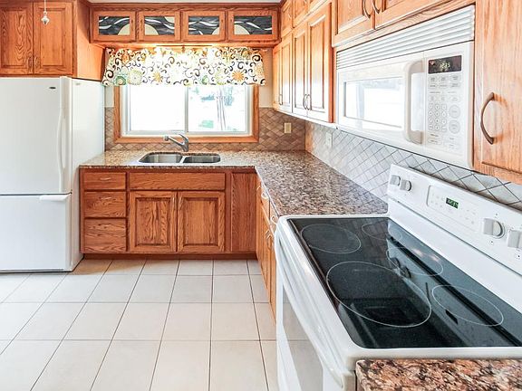 3rd image of 2941 Edgerton St