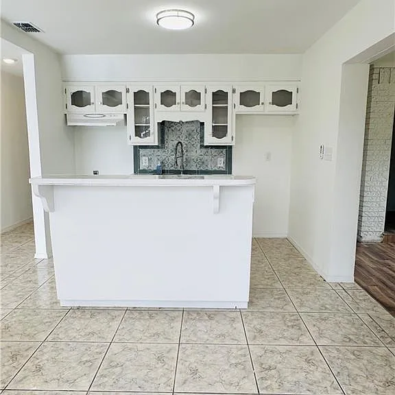 203 Encino Dr — Photo 2