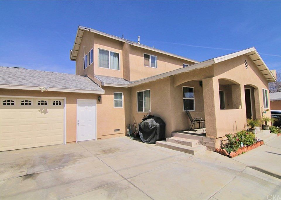 1st image of 210 E Rialto Ave