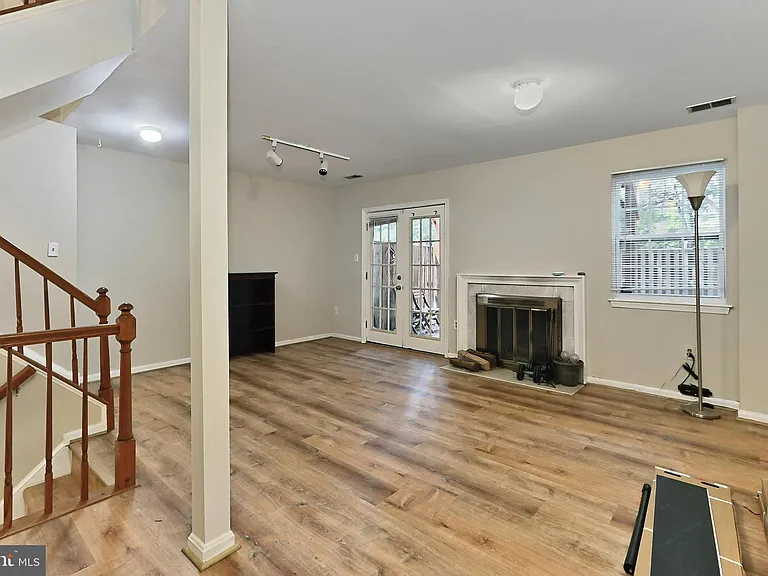 9694 Poindexter Ct — Photo 29