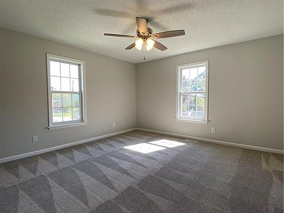 4th image of 2115 Fairbrother St