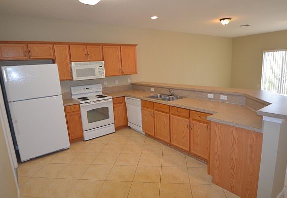 3rd image of 7930 NW 27th St